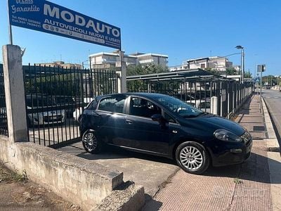 Usata Fiat Punto 77 CV (56 kW) 2015 Blu Berlina
