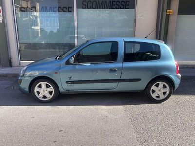 Usata Renault Clio II 82 CV (60 kW) 2002 Verde Berlina