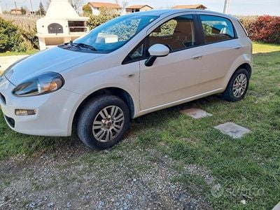 Usata Fiat Punto 77 CV (56 kW) 2015 Bianco Utilitaria