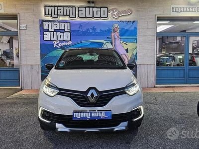 Usado Renault Captur Intens 90 CV (66 kW) 2018 Beige SUV