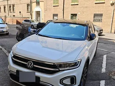 Usata VW T-Roc 116 CV (85 kW) 2023 Bianco SUV