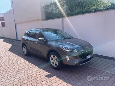 Usata Ford Kuga Titanium 120 CV (88 kW) 2021 Grigio SUV