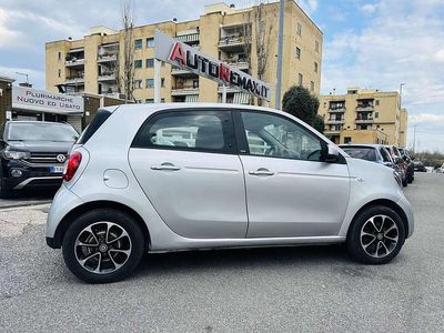 Begagnad Smart ForFour Passion 71 HK (52 kW) 2016 Silver Halvkombi