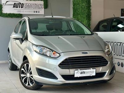 Usata Ford Fiesta 92 CV (67 kW) 2016 Argento Berlina