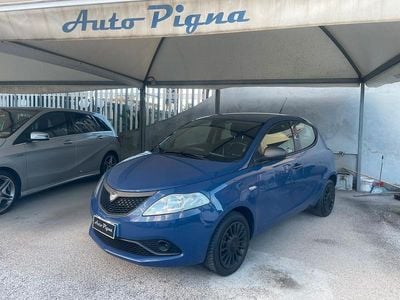 Usata Lancia Ypsilon Platinum 95 CV (69 kW) 2017 Blu Utilitaria