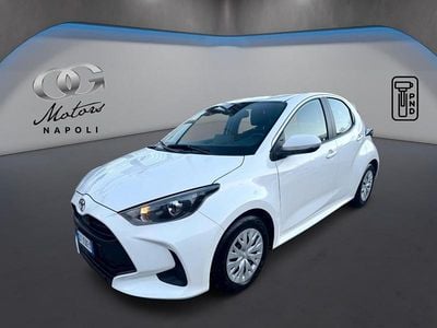 Usata Toyota Yaris Hybrid Active 92 CV (67 kW) 2025 Bianco Berlina