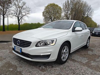 Usata Volvo V60 114 CV (83 kW) 2014 Bianco Station wagon