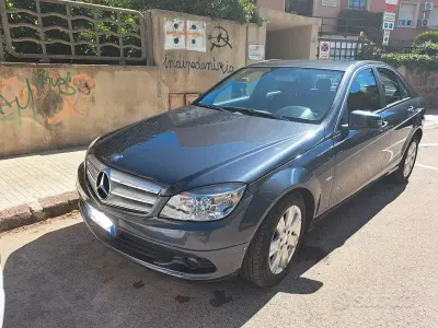 Usata Mercedes C220 125 CV (91 kW) 2011 Grigio Berlina