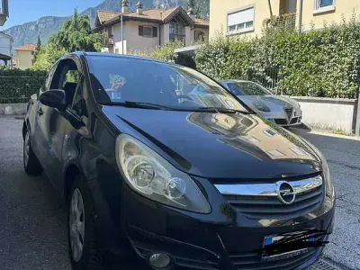 Usata Opel Corsa Edition 80 CV (58 kW) 2010 Utilitaria