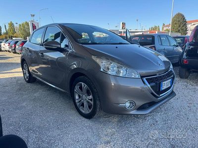 Usata Peugeot 208 Allure 82 CV (60 kW) 2013 Grigio Utilitaria