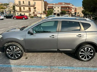 Usata Nissan Qashqai N-TEC 131 CV (96 kW) 2012 Grigio SUV