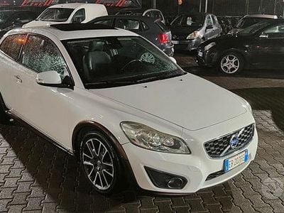 Usata Volvo C30 R-Design 115 CV (84 kW) 2011 Bianco Utilitaria