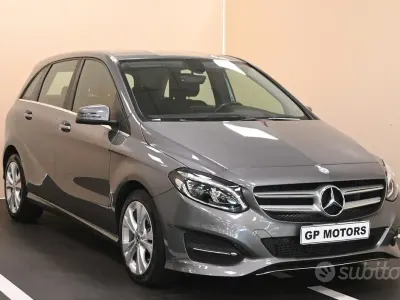 Usata Mercedes B200 136 CV (100 kW) 2019 Grigio Utilitaria