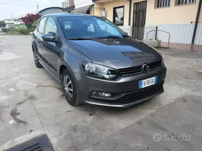 Usata VW Polo Trendline 75 CV (55 kW) 2015 Grigio Berlina