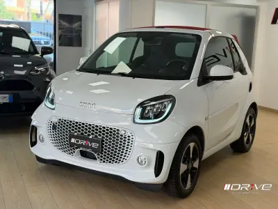 Usata Smart ForTwo Electric Drive Prime 60 kW (82 CV) 2021 Bianco Cabrio
