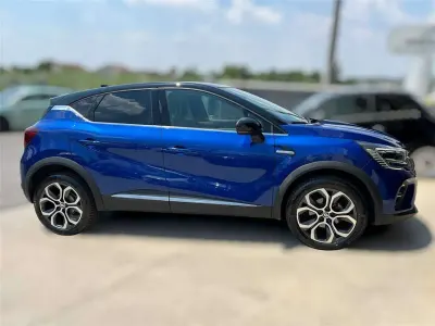 Usata Renault Captur Intens 101 CV (74 kW) 2023 Blu/azzurro SUV