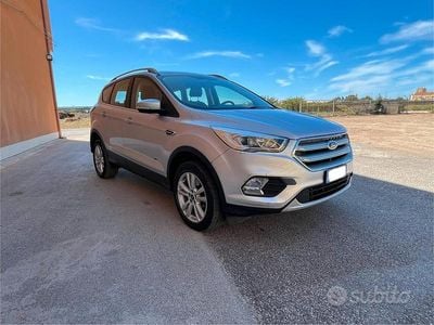 Usata Ford Kuga 150 CV (110 kW) 2018 Grigio SUV