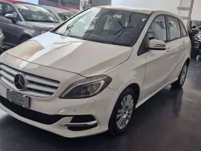 Usata Mercedes B200 Premium 156 CV (114 kW) 2014 Bianco Utilitaria
