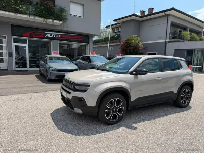 Usata Jeep Avenger EV Summit 114 kW (156 CV) 2025 Grigio SUV