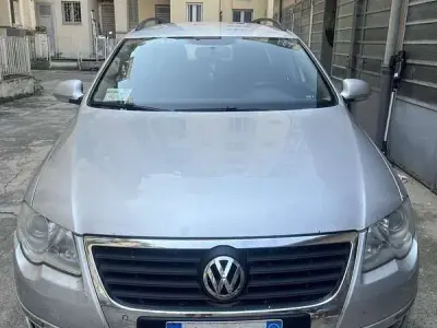 Usata VW Passat Sportline 140 CV (102 kW) 2008 Argento Station wagon