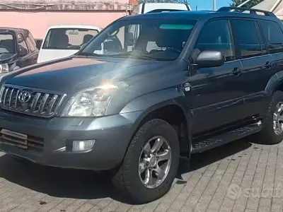 Begagnad Toyota Land Cruiser 173 HK (127 kW) 2009 Grå SUV