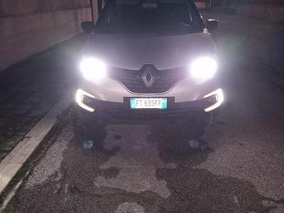 Usata Renault Captur Intens 90 CV (66 kW) 2020 Grigio SUV