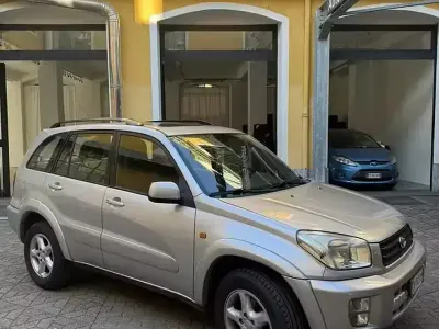 Begagnad Toyota RAV4 150 HK (110 kW) 2003 Grå SUV