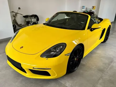 Usata Porsche 718 300 CV (220 kW) 2017 Giallo met. Cabrio