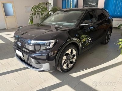 Frozen white Usata 2024 Ford Explorer Extended Range SUV | 34.900 € (Ottimo prezzo)