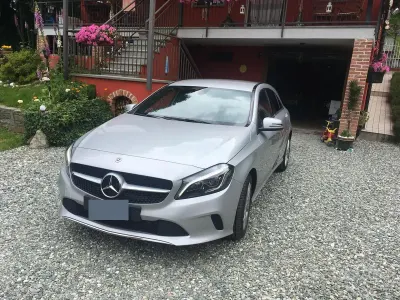 Usata Mercedes A180 109 CV (80 kW) 2017 Grigio Utilitaria