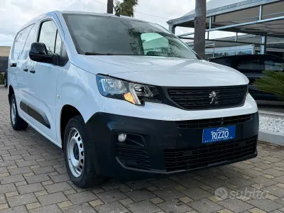 Usata Peugeot Partner 102 CV (75 kW) 2023 Bianco Monovolume