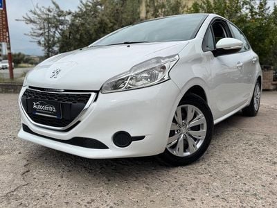 Usata Peugeot 208 S 68 CV (50 kW) 2014 Bianco Utilitaria