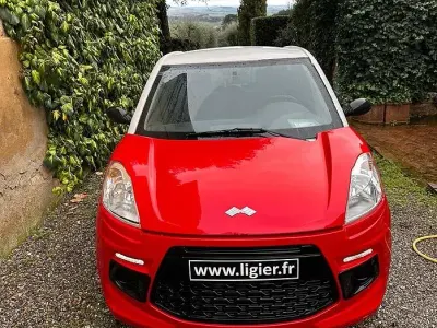 Begagnad Ligier JS50 2015 Röd Halvkombi