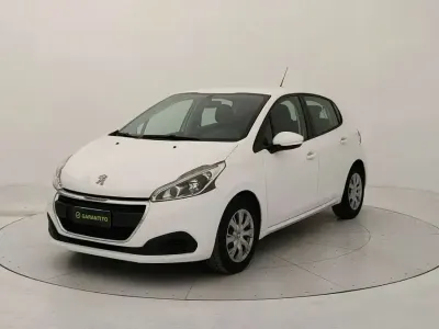 Usata Peugeot 208 Active 83 CV (61 kW) 2019 Bianco Utilitaria