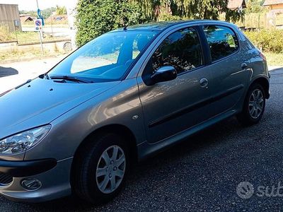 Usata Peugeot 206 68 CV (50 kW) 2003 Grigio Berlina