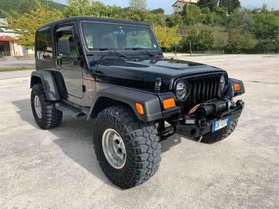 Usata Jeep Wrangler Sport 177 CV (130 kW) 1997 Verde SUV