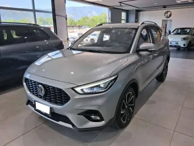 Usata MG ZS Luxury 106 CV (77 kW) 2024 Argento SUV