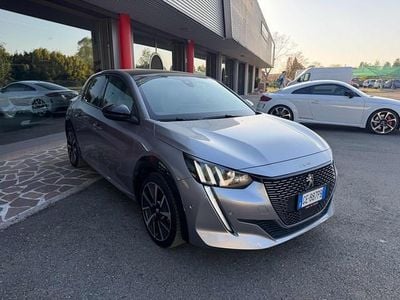 Usata Peugeot e-208 GT 100 kW (136 CV) 2021 Grigio scuro Utilitaria