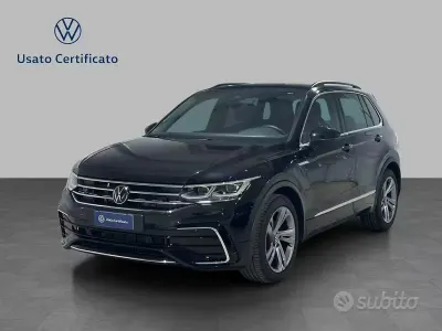 Usata VW Tiguan R-line 150 CV (110 kW) 2023 Deep black perlato SUV