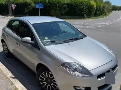 Usata Fiat Bravo 105 CV (77 kW) 2011 Grigio Utilitaria