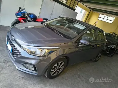 Usata Hyundai i20 75 CV (55 kW) 2019 Grigio Utilitaria