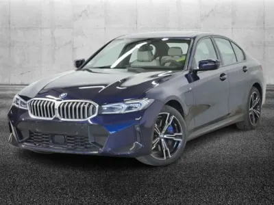 Usata BMW 330e M Sport 292 CV (214 kW) 2025 Blu/azzurro Berlina