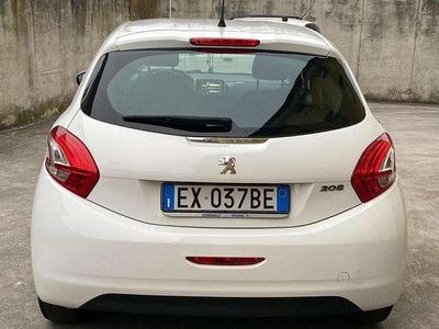 Usata Peugeot 208 Active 68 CV (50 kW) 2014 Bianco Utilitaria