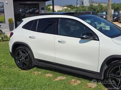 Usata Mercedes GLA200 Premium 150 CV (110 kW) 2023 Bianco SUV