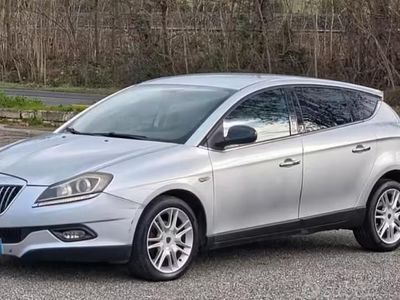 Usata Lancia Delta 120 CV (88 kW) 2011 Grigio Utilitaria