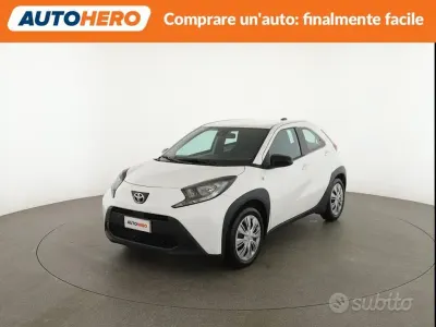 Käytetty Toyota Aygo X Active 72 HP (52 kW) 2024 Valkoinen Katumaasturi