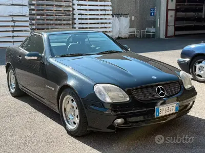 Usata Mercedes SLK200 163 CV (119 kW) 2001 Nero Cabrio