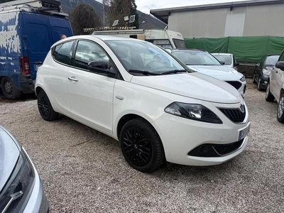 Usata Lancia Ypsilon Silver 69 CV (50 kW) 2022 Bianco Utilitaria