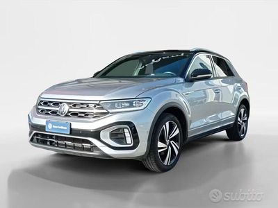 Usata VW T-Roc R-line 110 CV (80 kW) 2022 Grigio chiaro met. SUV