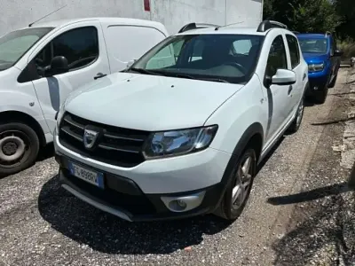 Usata Dacia Sandero Stepway 90 CV (66 kW) 2017 Bianco SUV